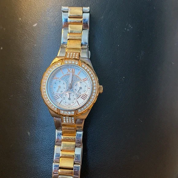 Guess Watch - Picture 3 of 6
